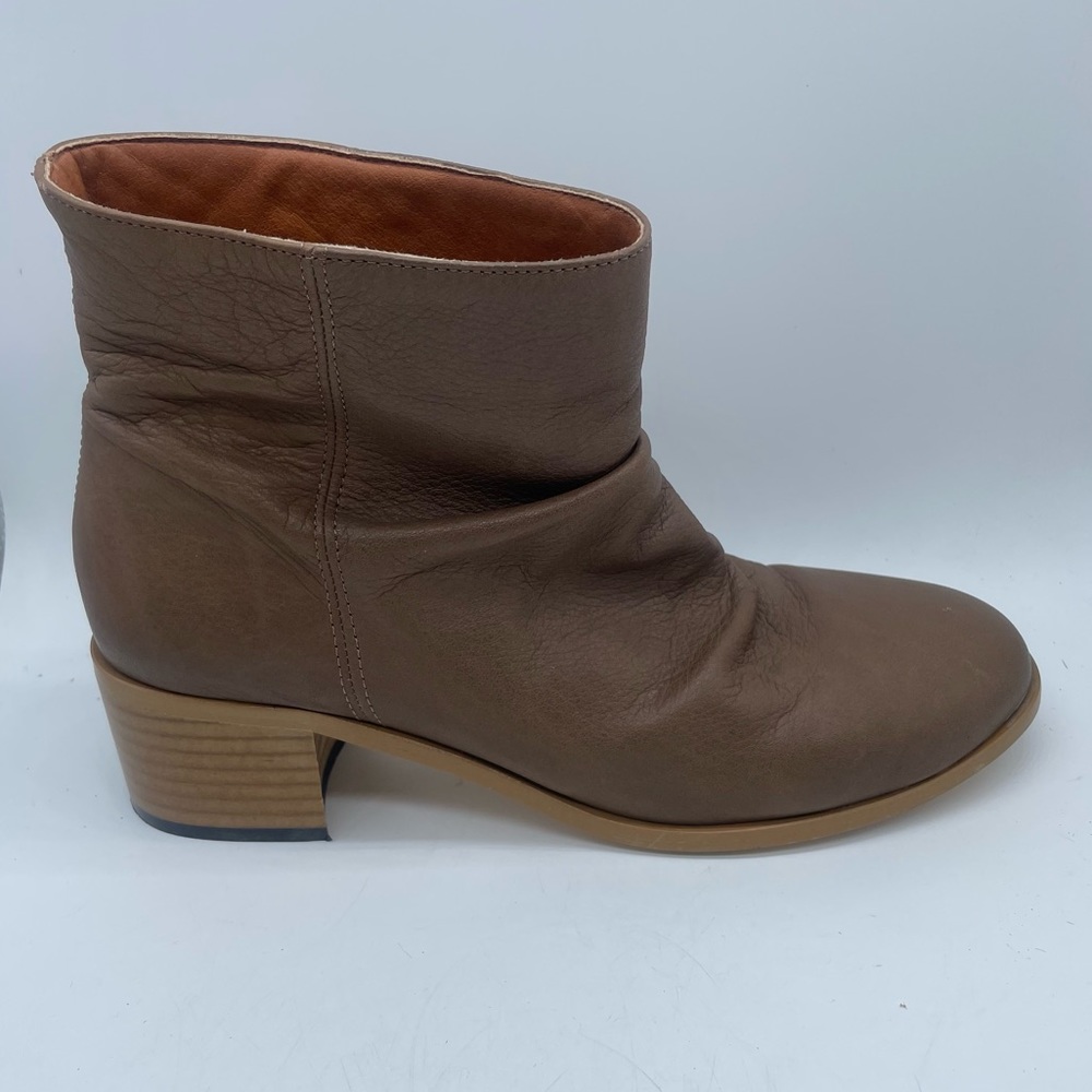 Anthropologie Carela Slouch Booties Block Heel Brown Leather Pull On Sz 8